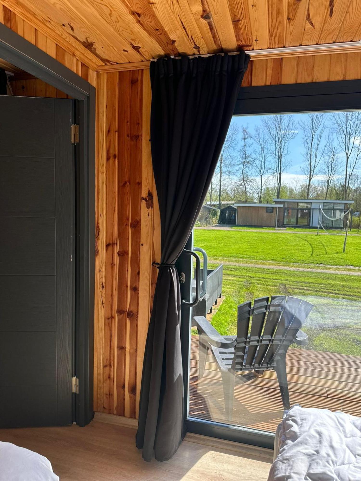 Luxe Tiny House Bij Het Leekstermeer Matsloot Esterno foto